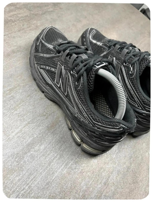New balance 1906r black ( taille 41,5 ) 2