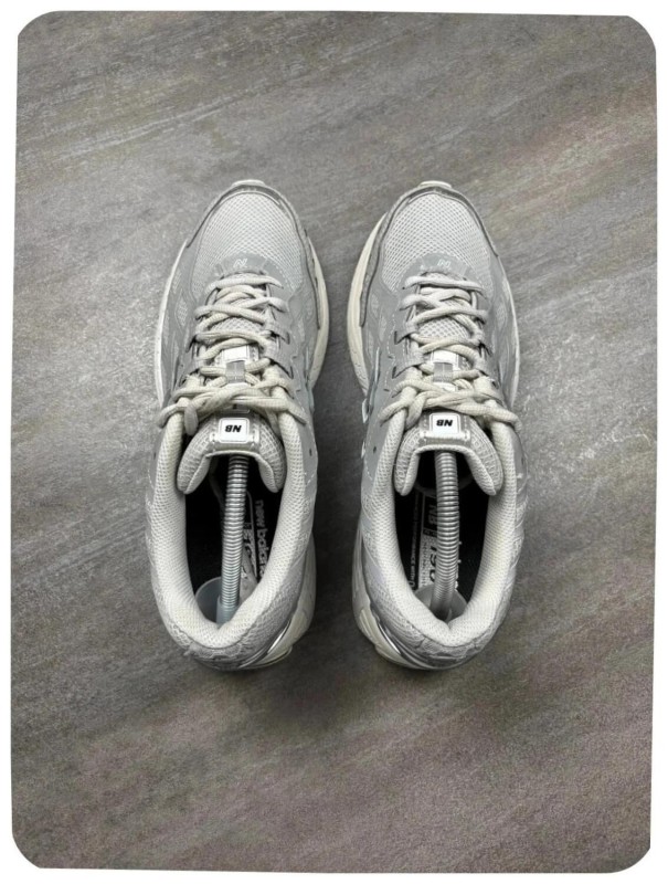 New balance 1906 phantom fit grey ( taille 43 ) 2