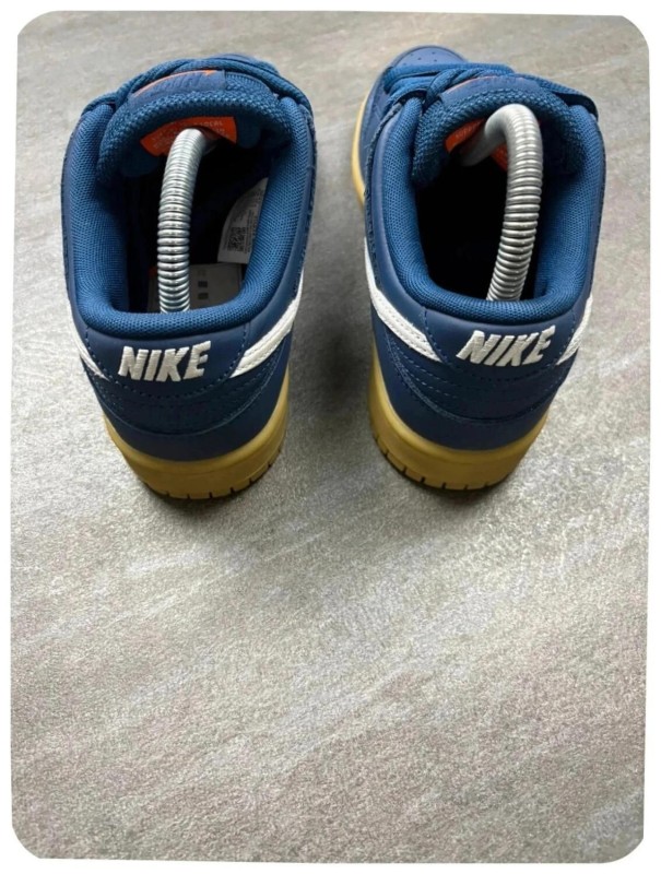 Nike sb dunk low navy gum ( taille 37,5 ) 2