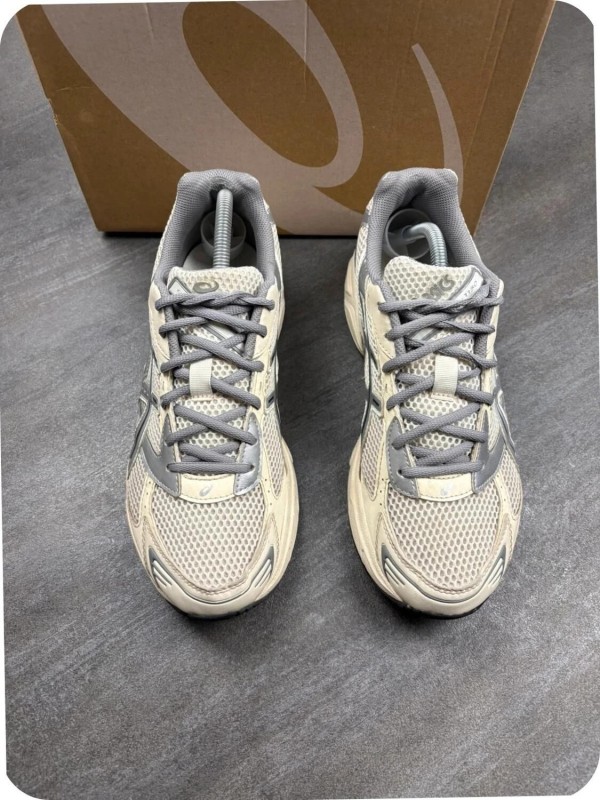 Asics gel 1130 cream / grey - taille 43,5 2