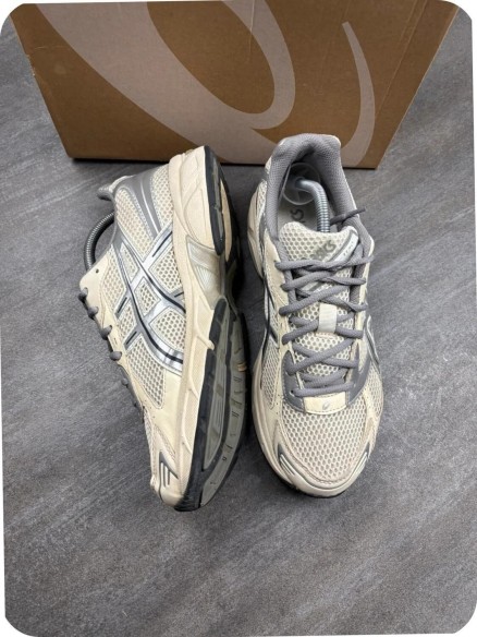 Asics gel 1130 cream / grey - taille 43,5