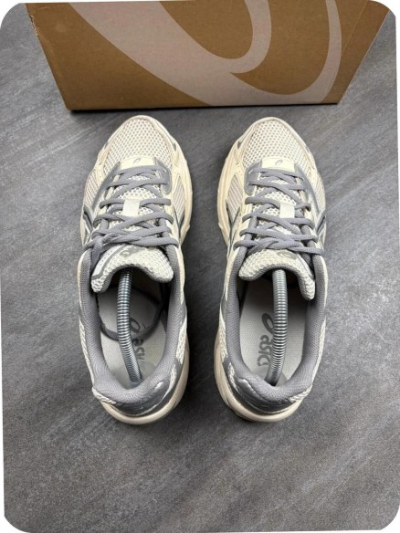 Asics gel 1130 cream / grey - taille 43,5