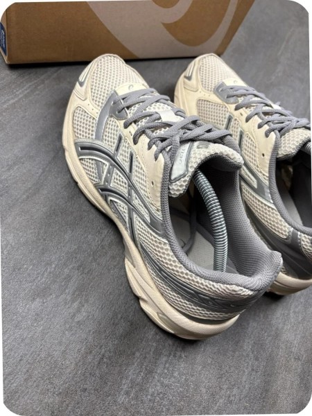 Asics gel 1130 cream / grey - taille 43,5