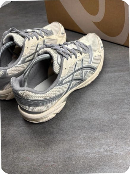 Asics gel 1130 cream / grey - taille 43,5