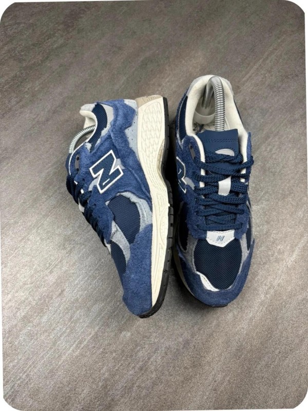 New balance 2002r protection pack navy - taille 38 2