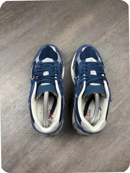 New balance 2002r protection pack navy - taille 38
