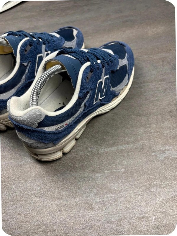 New balance 2002r protection pack navy - taille 38 2