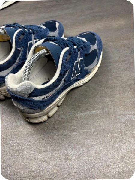 New balance 2002r protection pack navy - taille 38