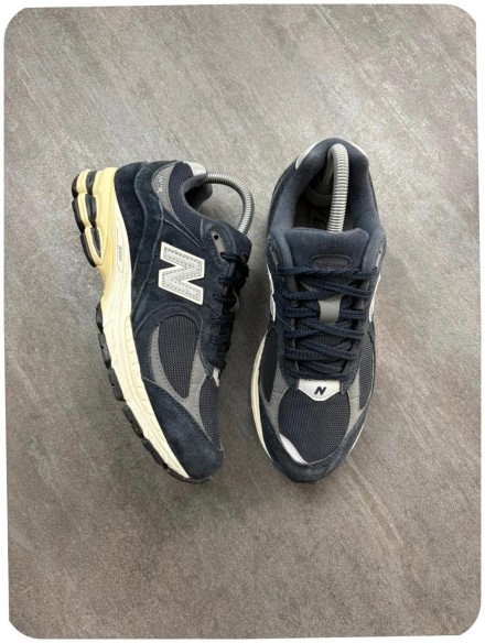 New balance 2002r midnight navy ( taille 38,5 )