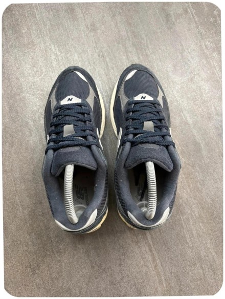 New balance 2002r midnight navy ( taille 38,5 )