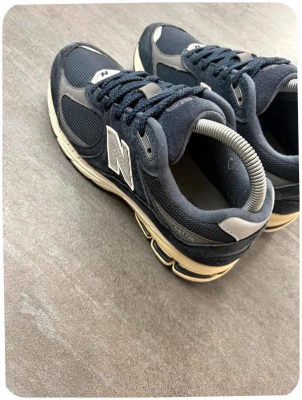 New balance 2002r midnight navy ( taille 38,5 ) 2