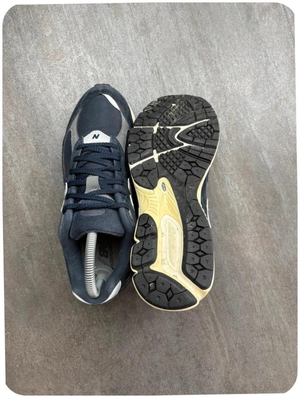 New balance 2002r midnight navy ( taille 38,5 ) 2