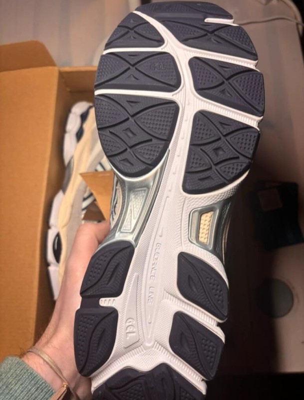 asics gel nyc beige navy taille 42,5 2