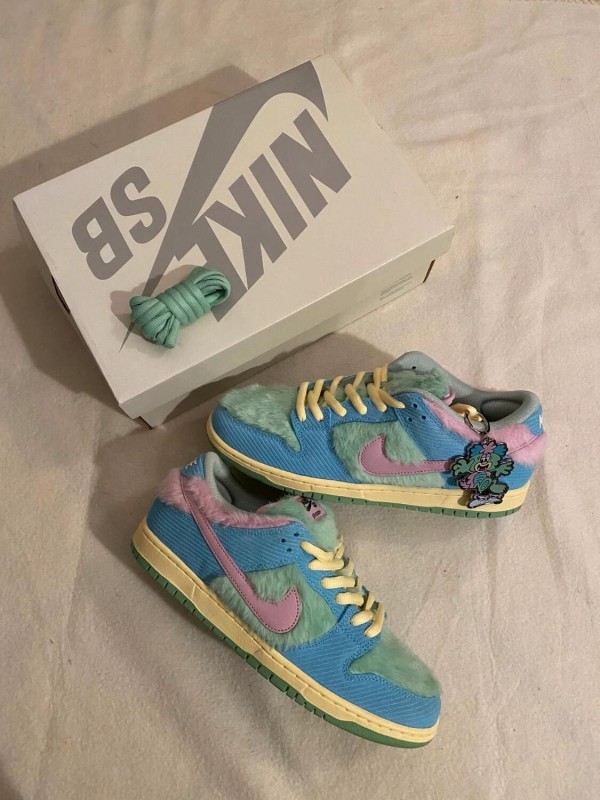 Nike SB Dunk Low Verdy Visty