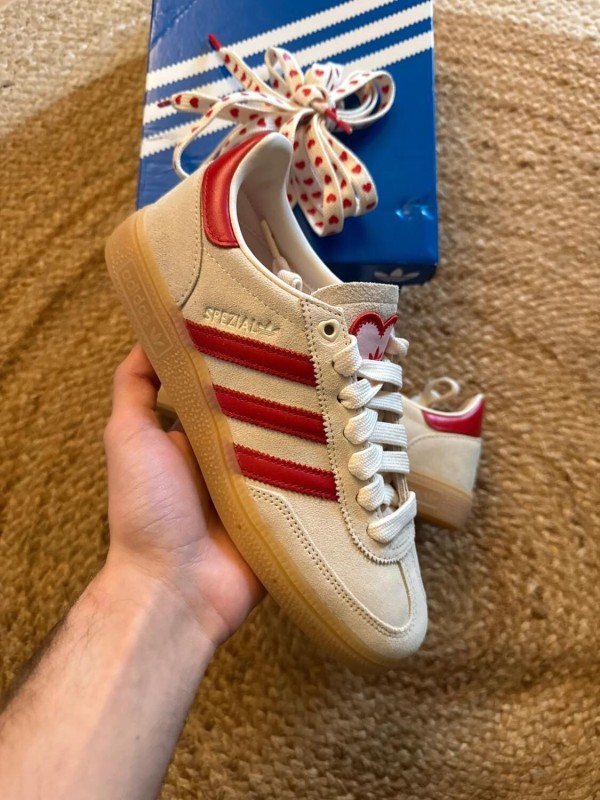 Adidas handball spezial valentines day 2026 - taille 38