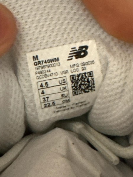 New balance 740 silver metallic - taille 37