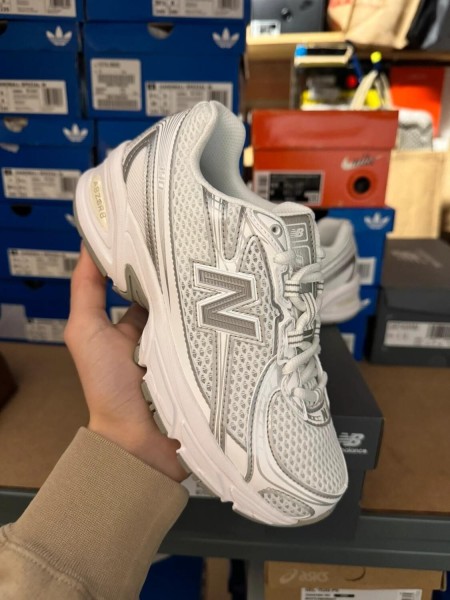 New balance 740 silver metallic - taille 35,5