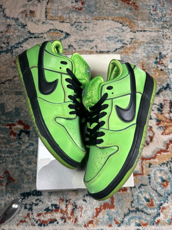 Nike SB Dunk powerpuff