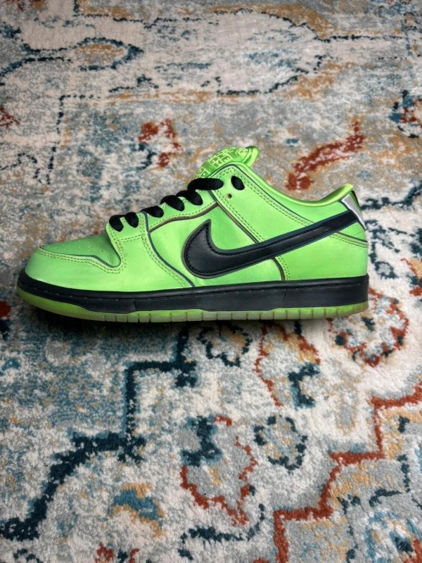 Nike SB Dunk powerpuff 2