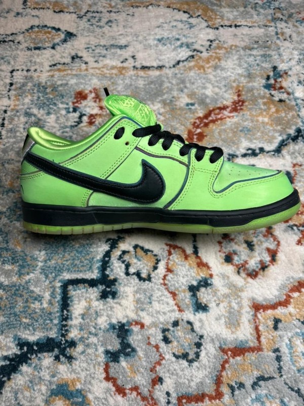 Nike SB Dunk powerpuff 2