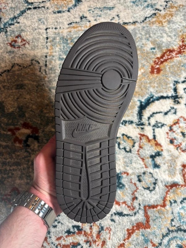 Air Jordan 1 Travis Scott Velvet 2