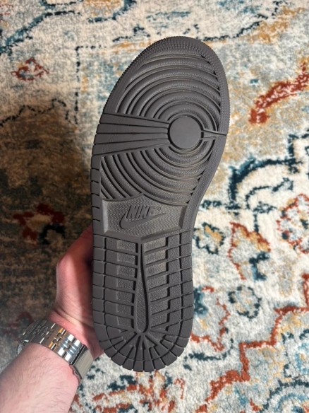 Air Jordan 1 Travis Scott Velvet
