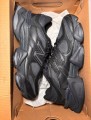 New Balance 9060 Triple Black Leather taille 37