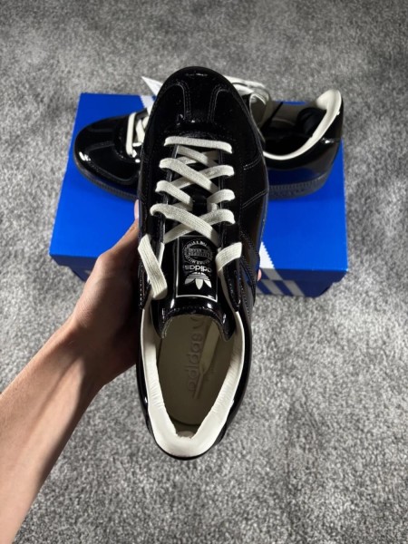 Adidas BW Army Black patent leather - taille 43 1/3
