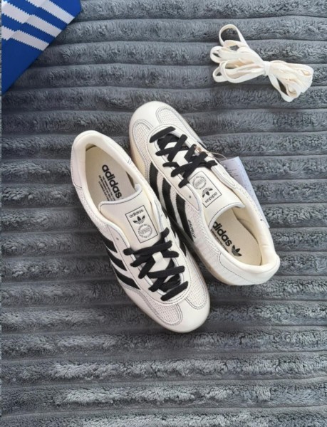 adidas gazelle indoors beige cream off white gum black - 40,5