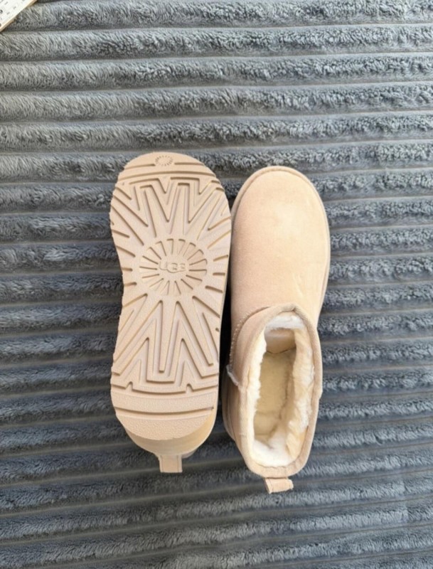 UGG Classic Ultra Mini Platform Boot Sand Beige - 40 2