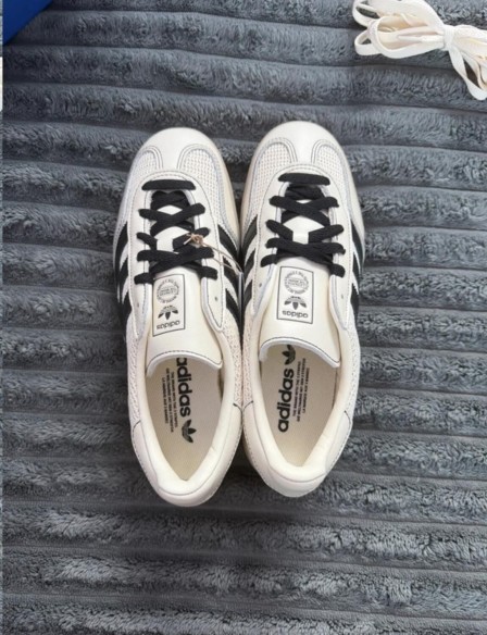 adidas gazelle indoors beige cream off white gum black - 40,5