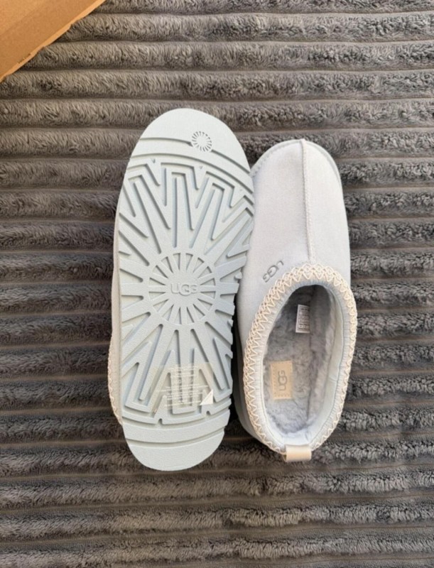UGG Tazz Sky Blue Bleu Ciel Baby Blue - 41 2