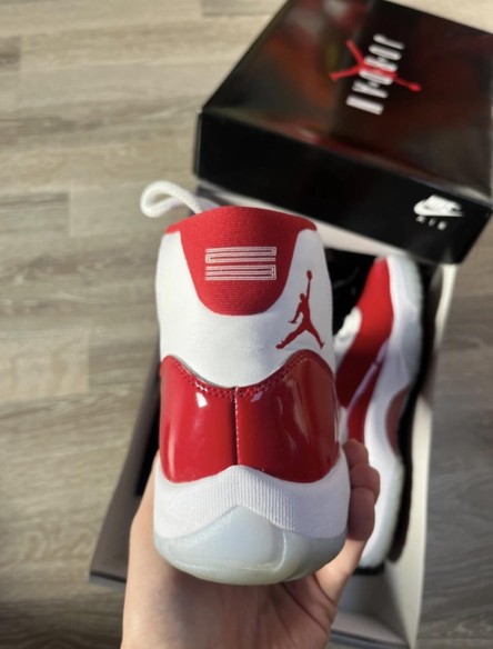 Jordan 11 cherry