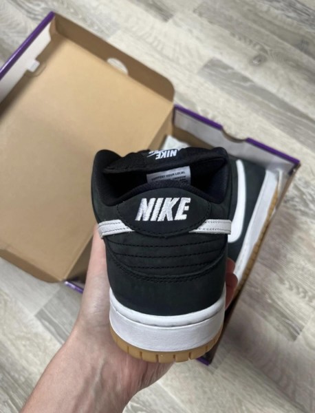 Dunk SB black gum