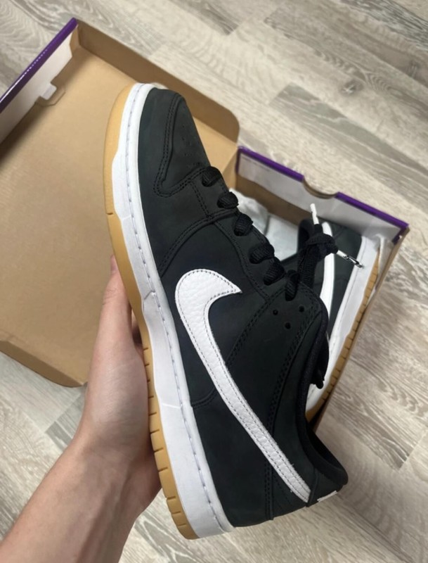 Dunk SB black gum 2