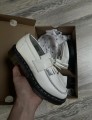 Dr. Martens adrian
