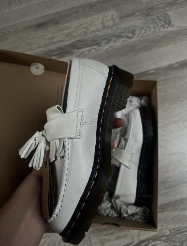 Dr. Martens adrian 2
