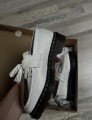Dr. Martens adrian