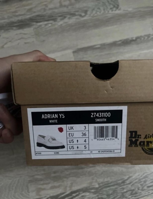 Dr. Martens adrian 2