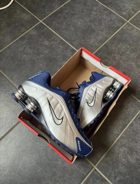 Nike shox r4 metallic blue