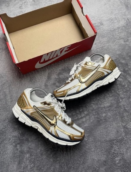 Nike vomero 5