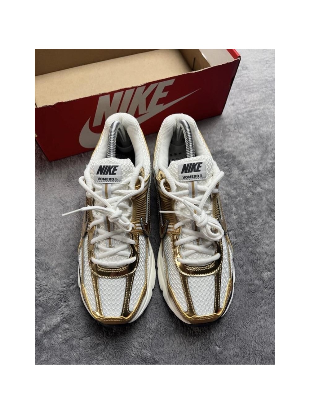 Nike vomero 5