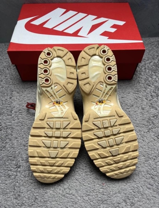 Nike air max plus tn sail team red 2