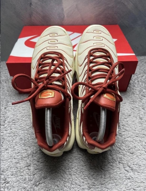 Nike air max plus tn sail team red 2
