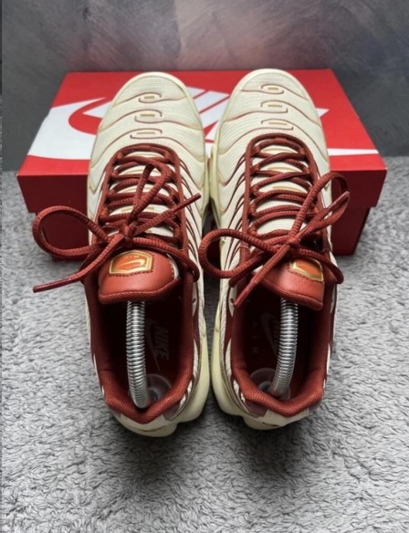 Nike air max plus tn sail team red