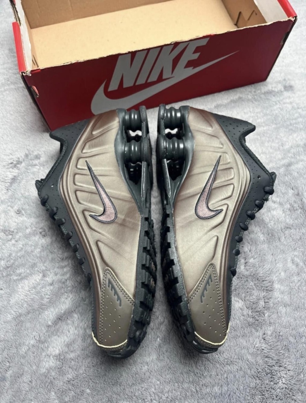 Nike shox r4