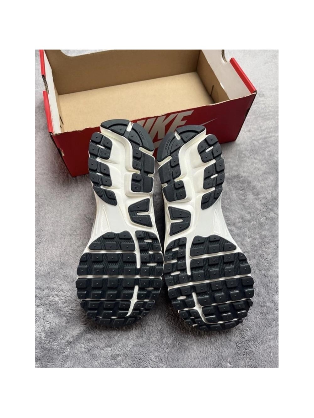 Nike vomero 5