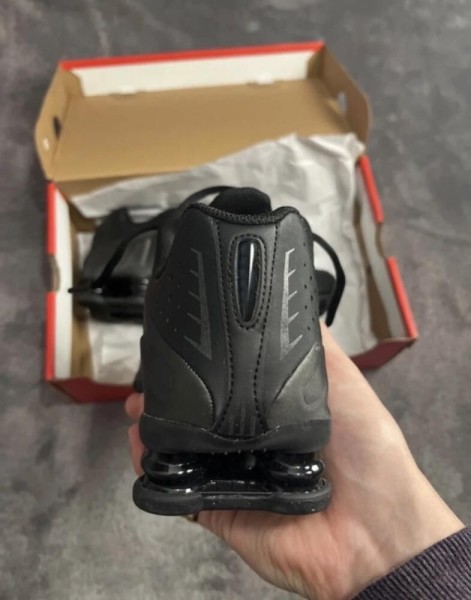 Nike shox r4