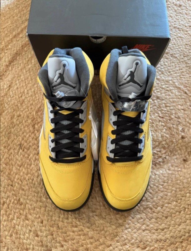 Nike Air Jordan 5 Tokyo - 43 2