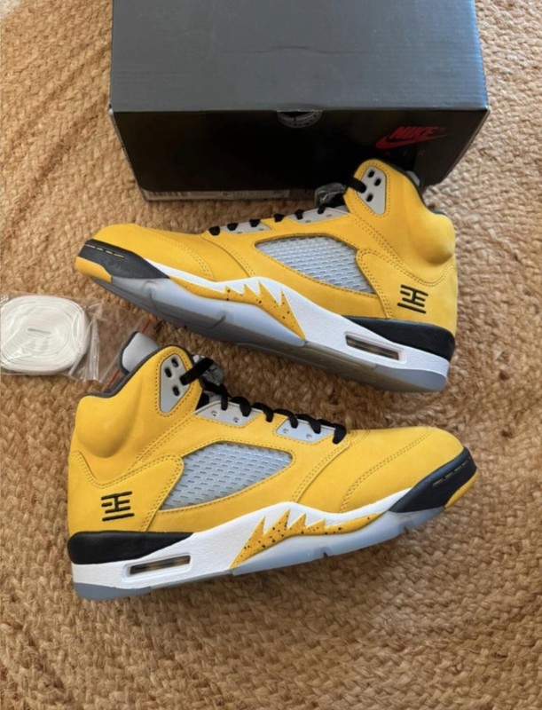 Nike Air Jordan 5 Tokyo - 43 2